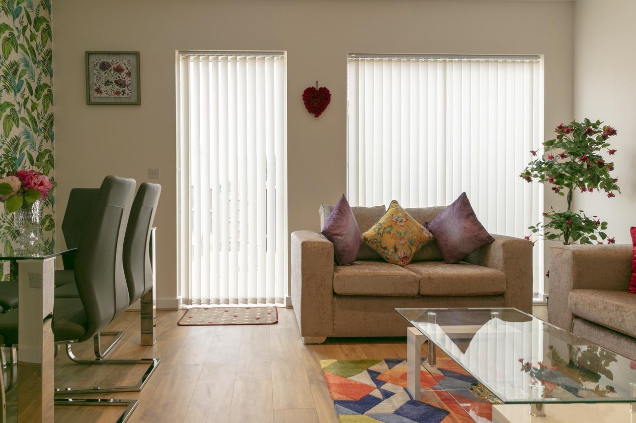 Modern & Exquisite Trumpington Townhouse With Parking & 5 Mins To Papworth Hospital Кембридж Экстерьер фото