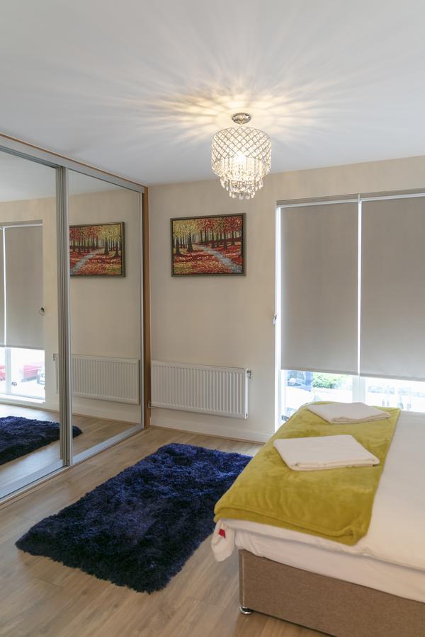 Modern & Exquisite Trumpington Townhouse With Parking & 5 Mins To Papworth Hospital Кембридж Экстерьер фото