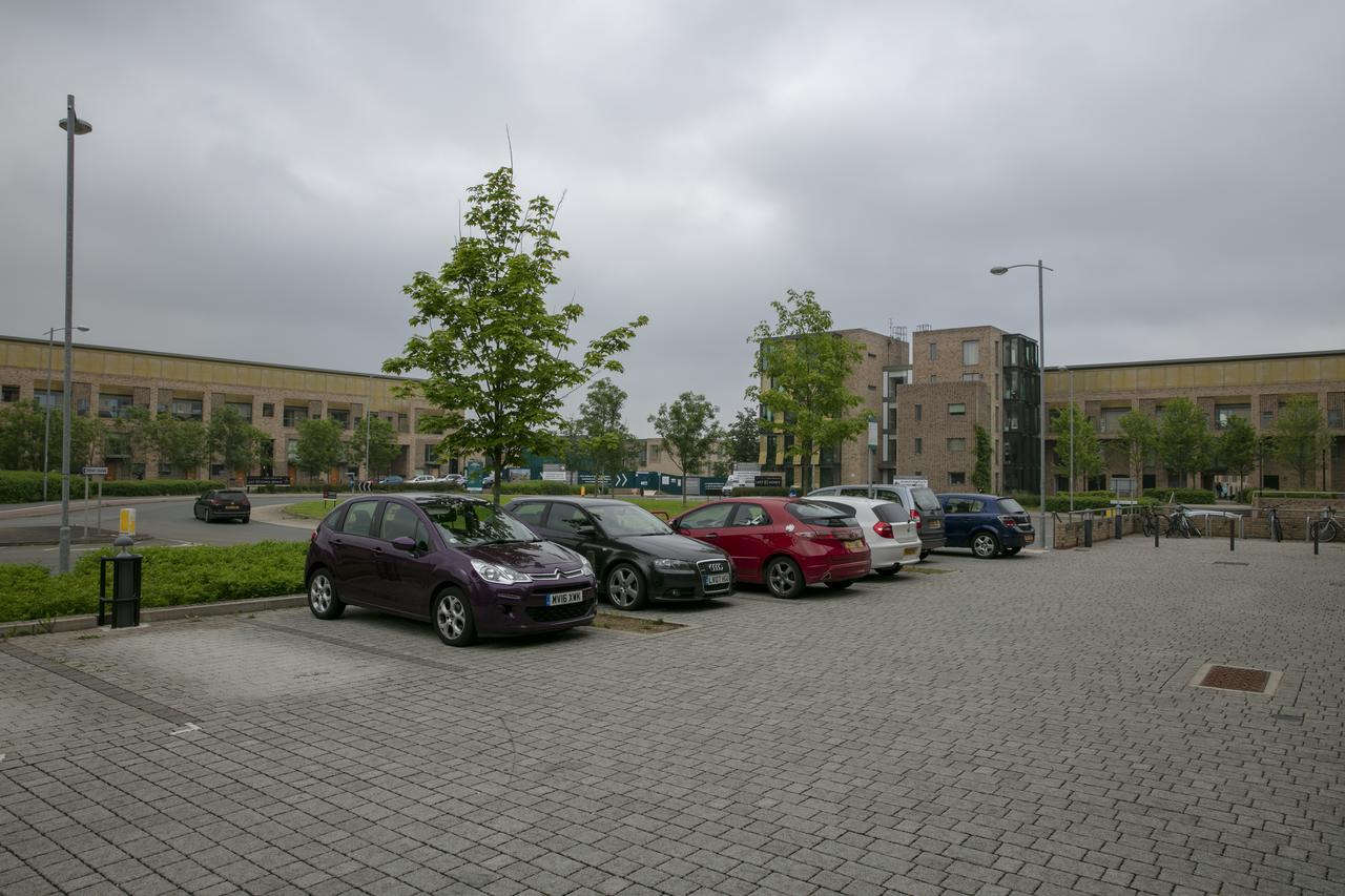 Modern & Exquisite Trumpington Townhouse With Parking & 5 Mins To Papworth Hospital Кембридж Экстерьер фото