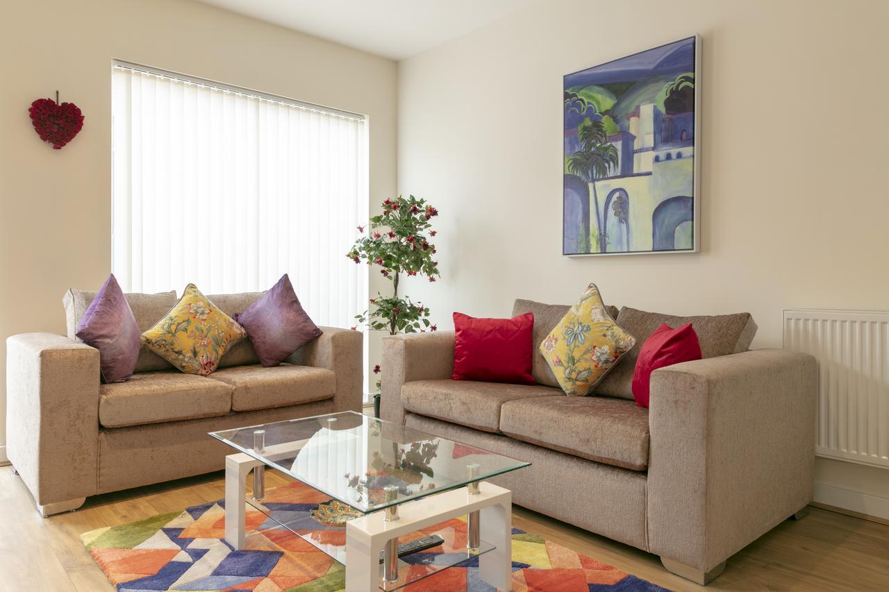 Modern & Exquisite Trumpington Townhouse With Parking & 5 Mins To Papworth Hospital Кембридж Экстерьер фото